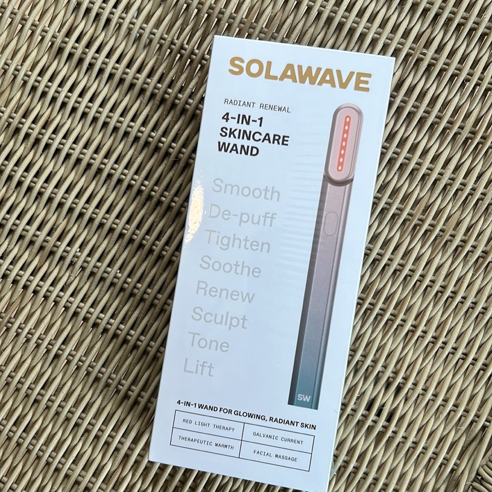 Solawave anti-aging 4-in-1 skincare wand